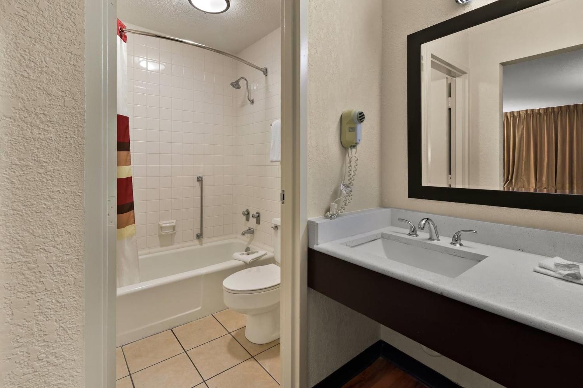 Red Roof Inn & Suites Cave City Exterior foto
