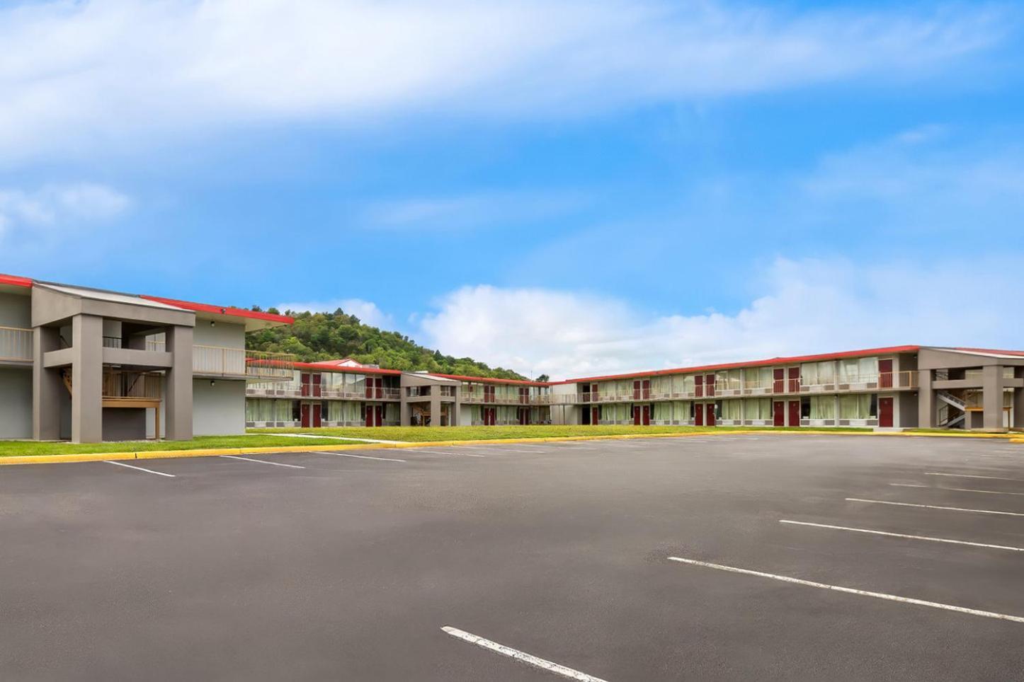 Red Roof Inn & Suites Cave City Exterior foto